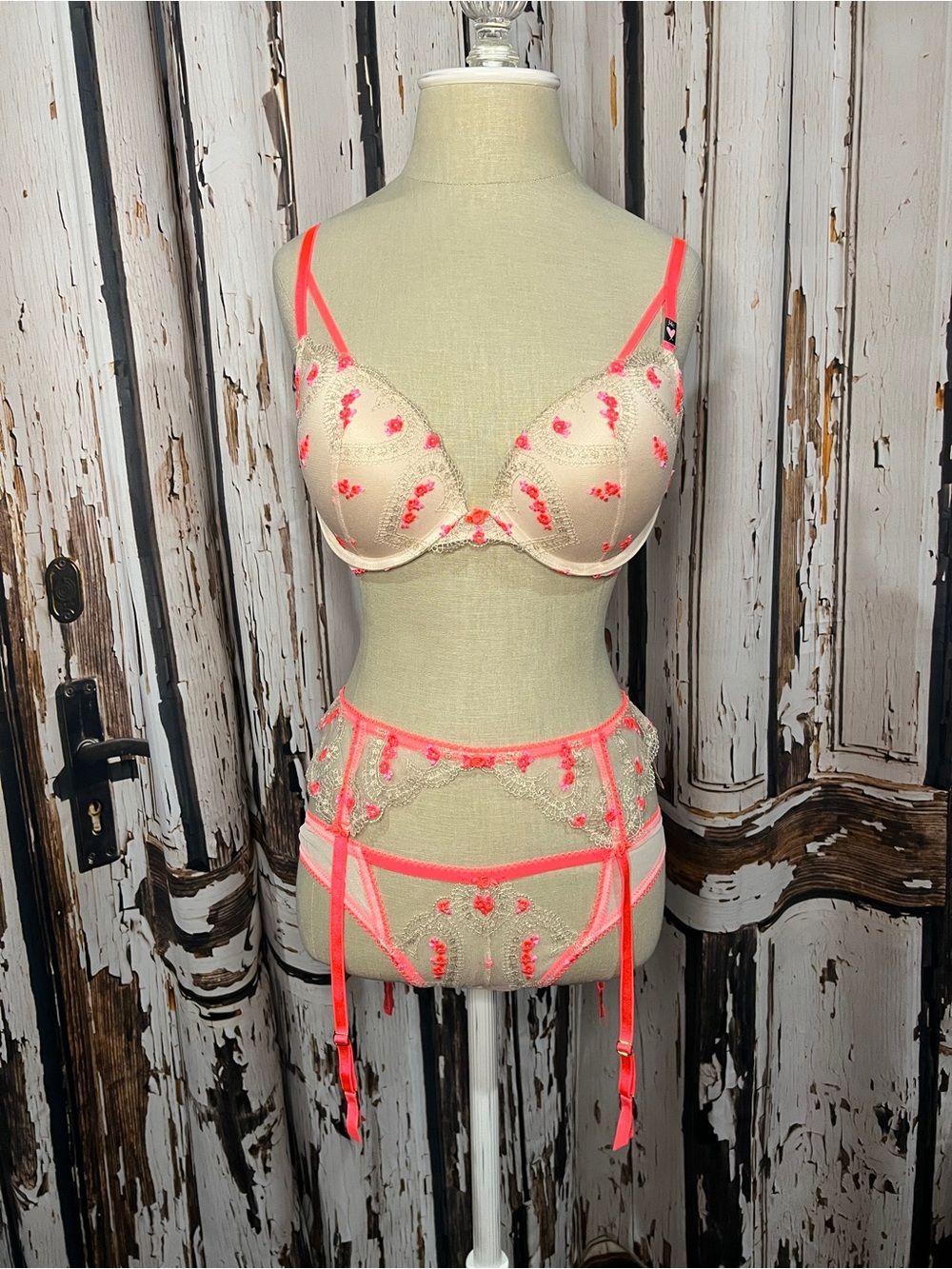 VICTORIA’S SECRET !3 PIECE SET!